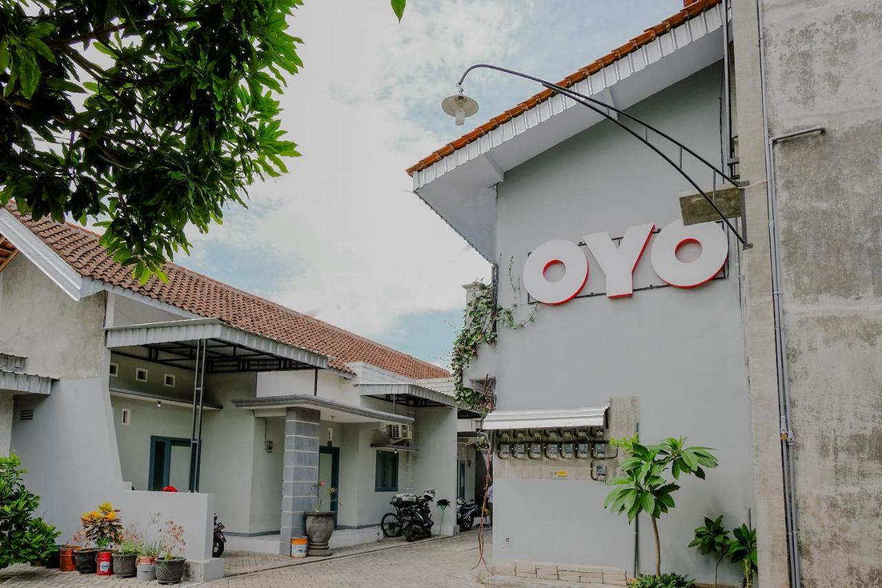 Oyo 1976 Omah Kost Family Syariah Hotel Tulungagung Exterior photo